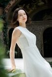  Đầm Sát Nách Cổ Tròn FWDR24FH05C 