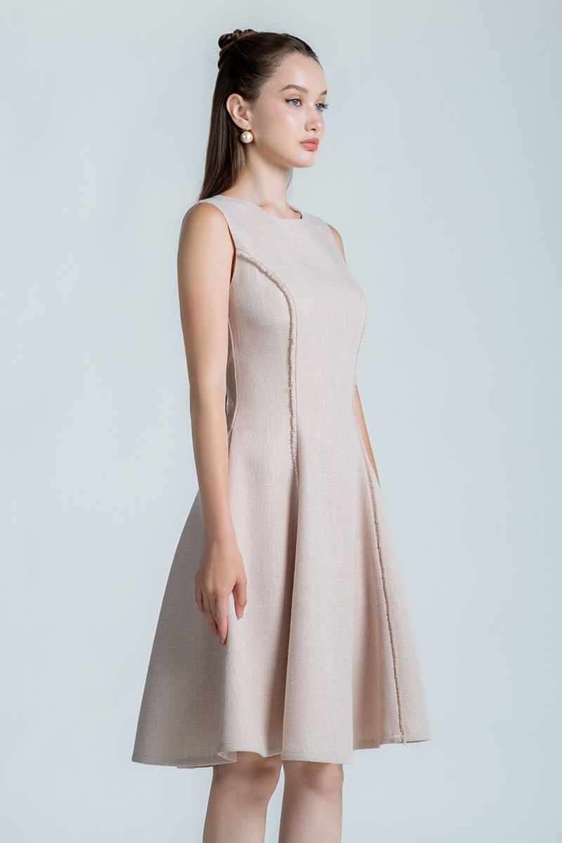  Đầm Sát Nách Cổ Tròn FWDR24FH11G 