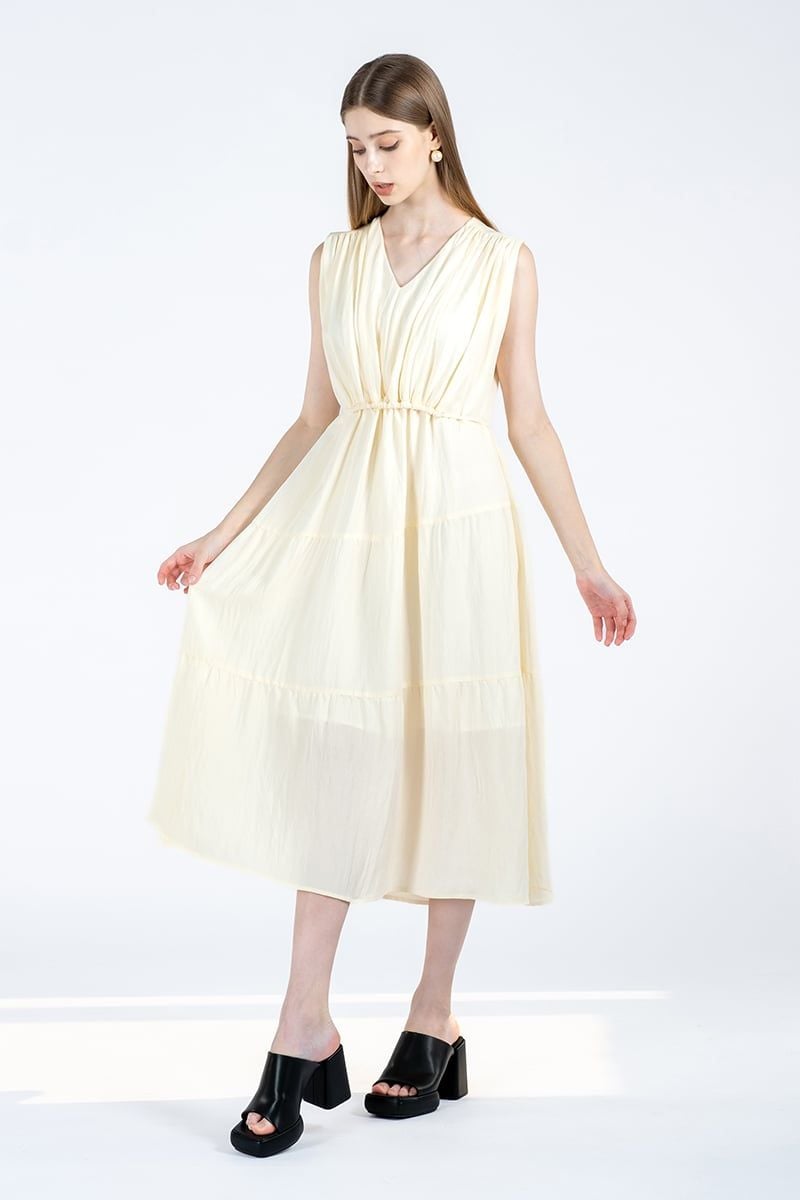  Đầm Cổ V Dáng Xòe FWDR24SS12G 