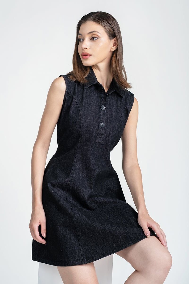  Đầm Denim Sát Nách Cổ Sơ Mi FWDR25SS32G 
