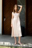  Đầm Sơ Mi Không Tay FWDR25SS33C 