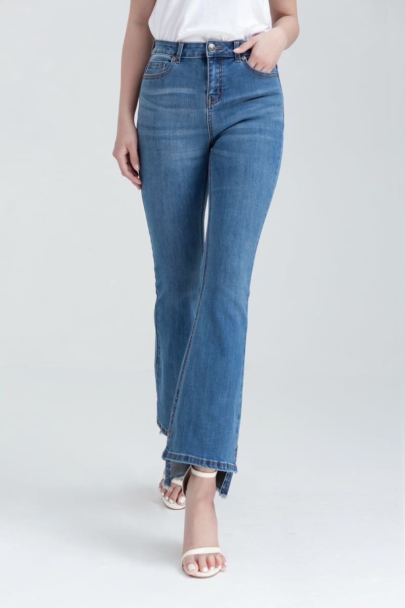  Quần jeans nữ lưng cao ống loe  FWJN22FH15G 
