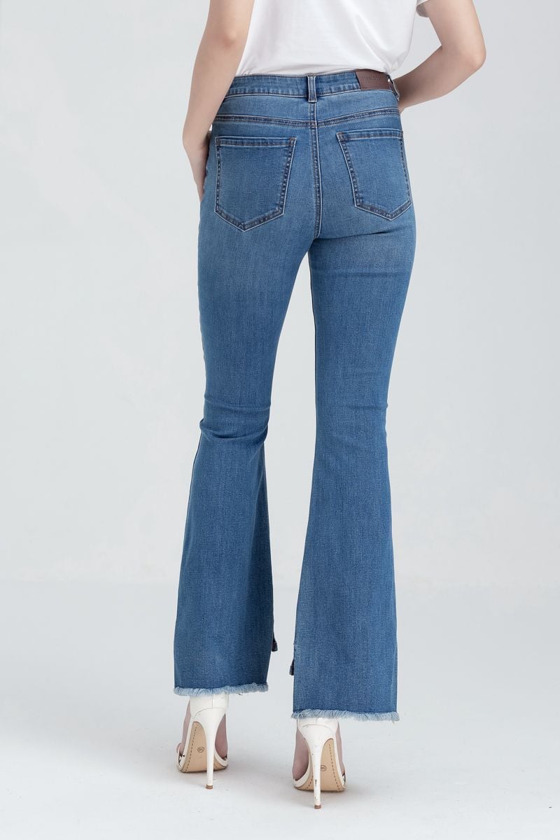  Quần jeans nữ lưng cao ống loe  FWJN22FH15G 