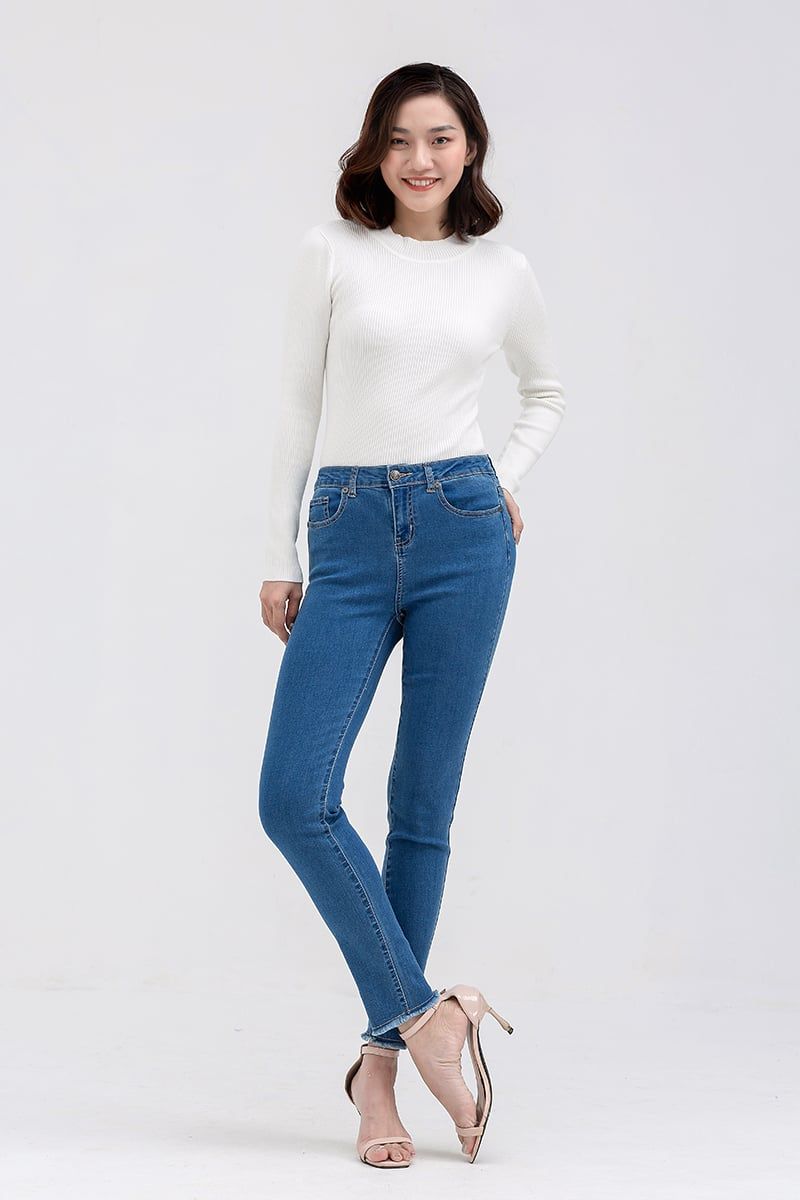  Quần jeans nữ ống tua rua FWJN22SS01C 