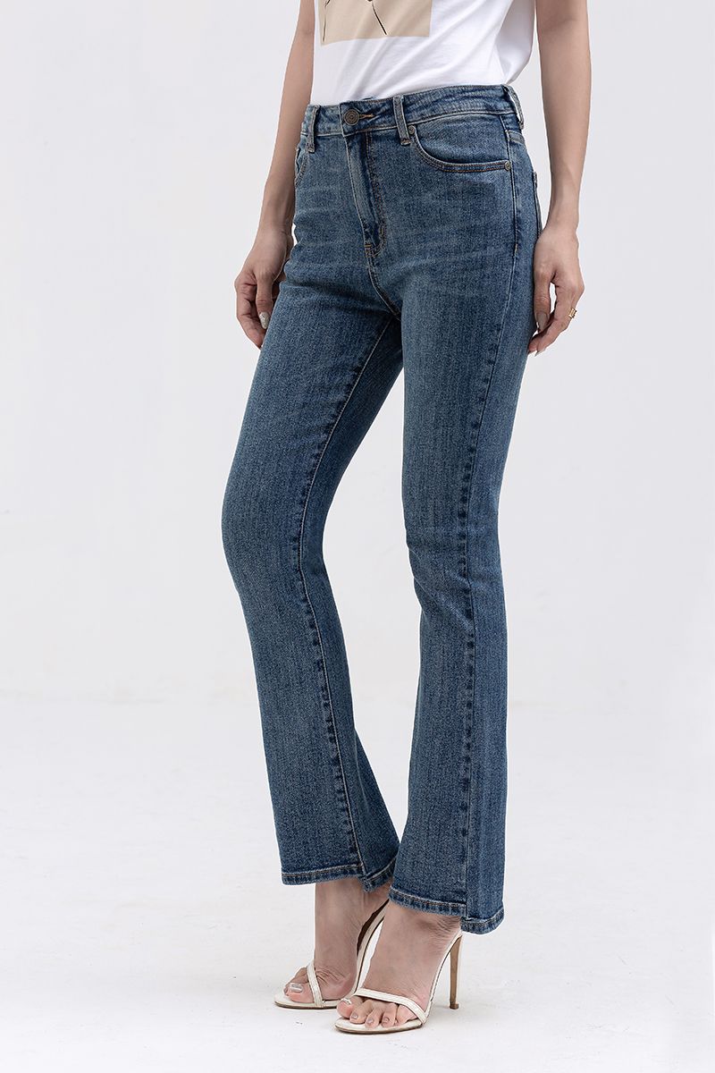  Quần jeans nữ ống loe lệch lai FWJN22SS05L 