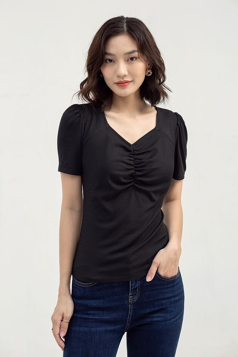  Áo thun tay ngắn cổ tim nhún ngực FWTS22SS04L 