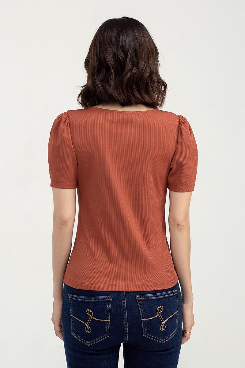  Áo thun tay ngắn cổ tim nhún ngực FWTS22SS04L 