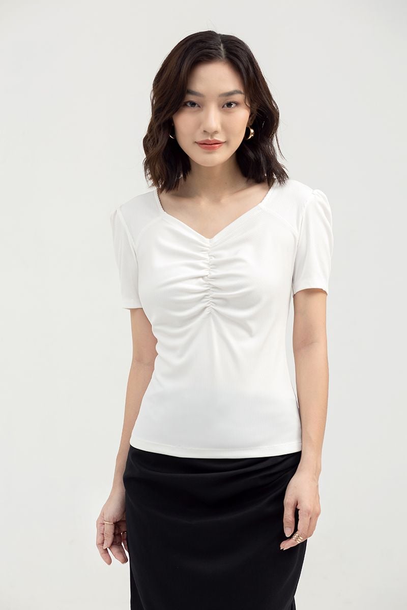  Áo thun tay ngắn cổ tim nhún ngực FWTS22SS04L 