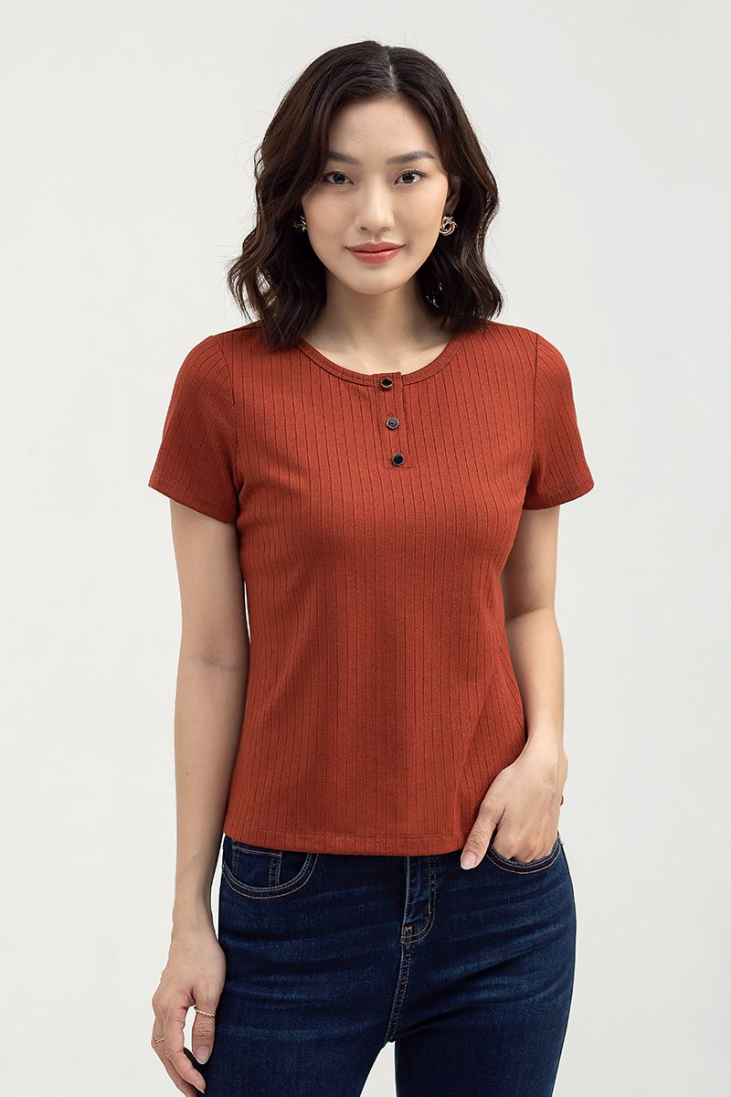  Áo thun nữ cổ tròn phối nút FWTS22SS05L 
