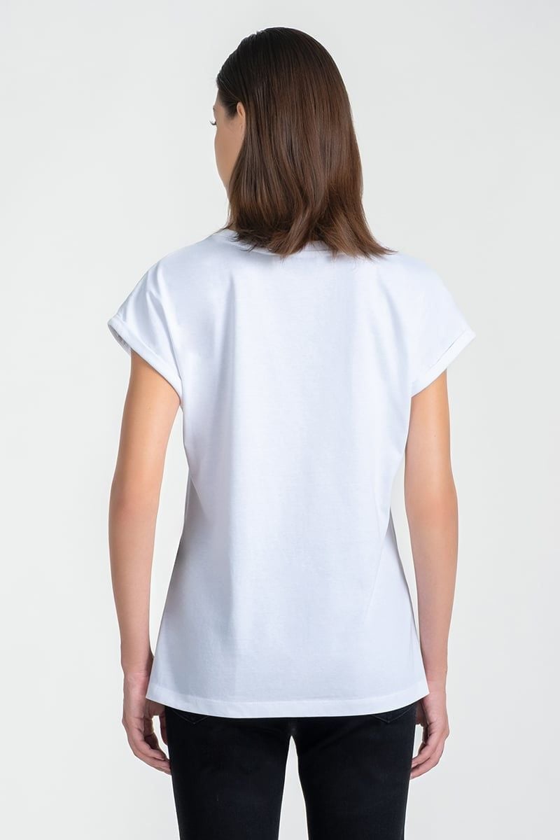  Áo Thun Trắng Cổ Tròn Xẻ Tà FWTS25SS15C 