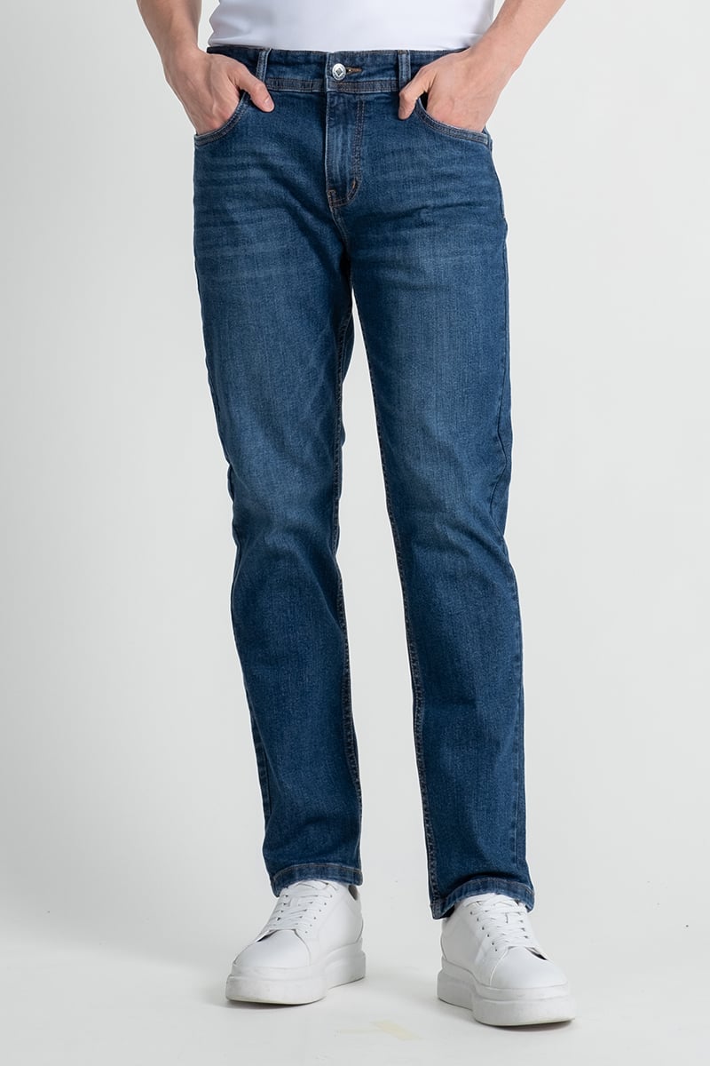 Quần jeans John Henry trong khuyến mãi