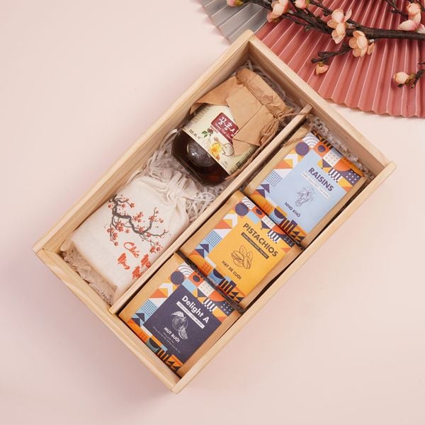 Hộp quà tết trà và mật ong