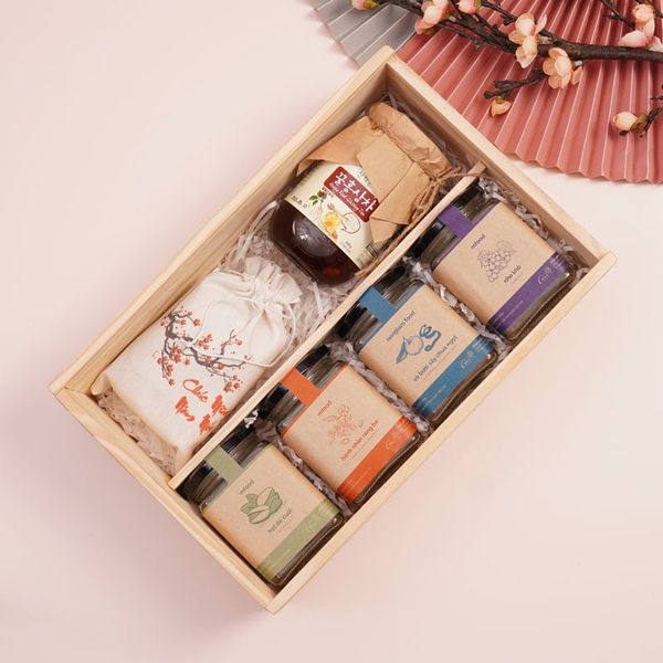 Hộp quà tết mật ong nhân sâm