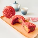  Bánh trung thu handmade - bánh gạo đỏ sầu riêng trứng muối 