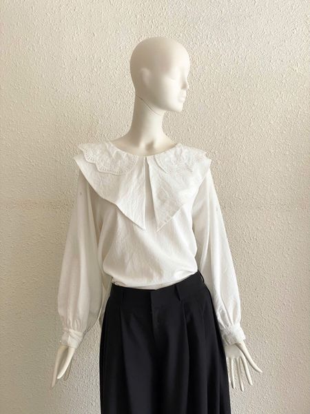 TUBYCATU | ÁO LINEN TRẮNG CỔ NHỌN CỘT NƠ SAU