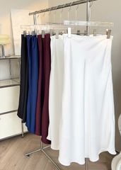 TUBYCATU | SATIN MIDI SKIRT