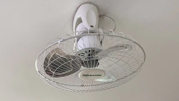 Quạt Đảo Trần Công Nghiệp Hawin HC20-50SM - Trắng-140W