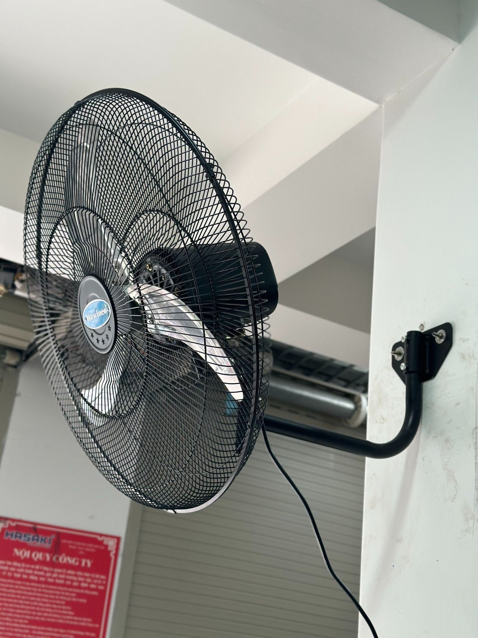 Quạt treo công nghiệp Hawin HW-750DC sải cánh 75cm - 275W (Có Remote)