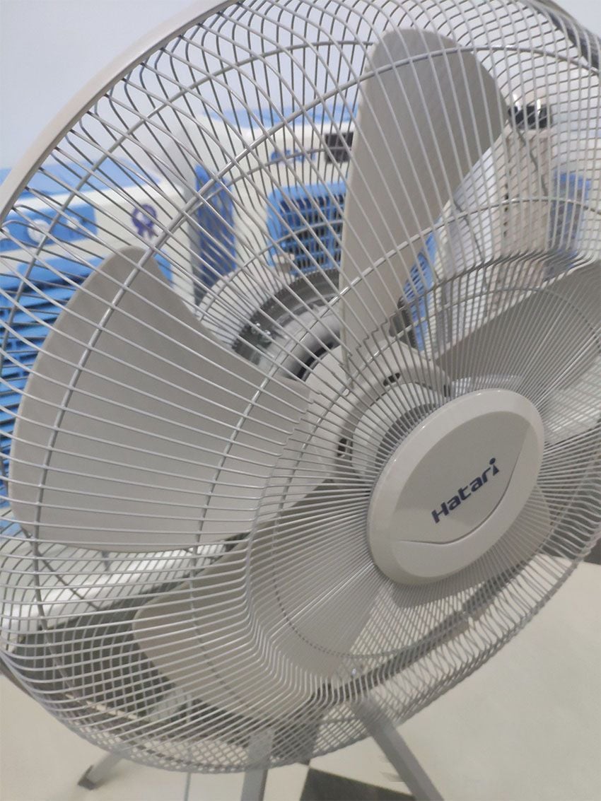[Hỏa tốc] Quạt Thái Lan đứng công nghiệp Hatari IQ22M1 - 197w - Sải cánh 55.8cm - Nút nhấn