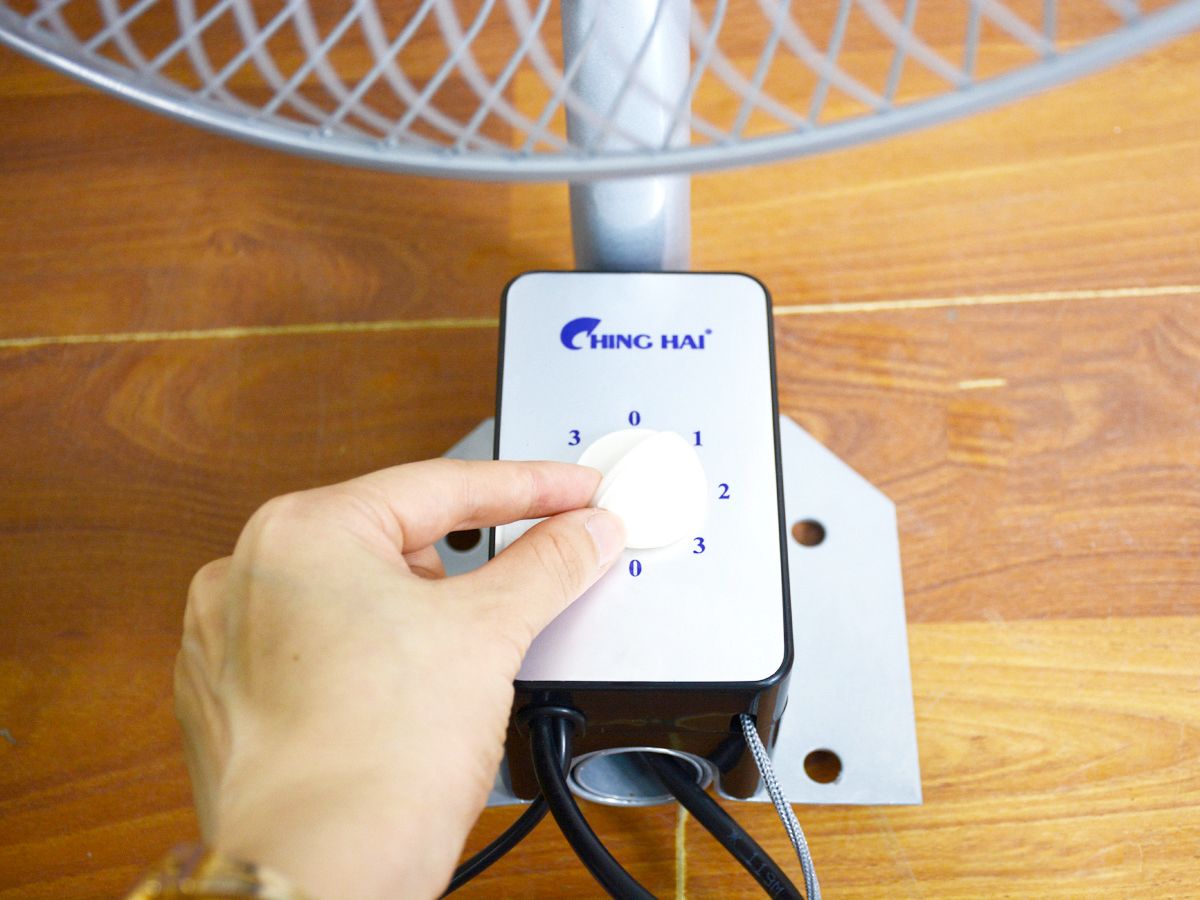Quạt treo công nghiệp Ching Hai W9299 (145w)