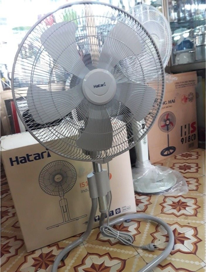 [Hỏa tốc] Quạt Thái Lan sàn công nghiệp Hatari IS18M1 114W - Nút nhấn