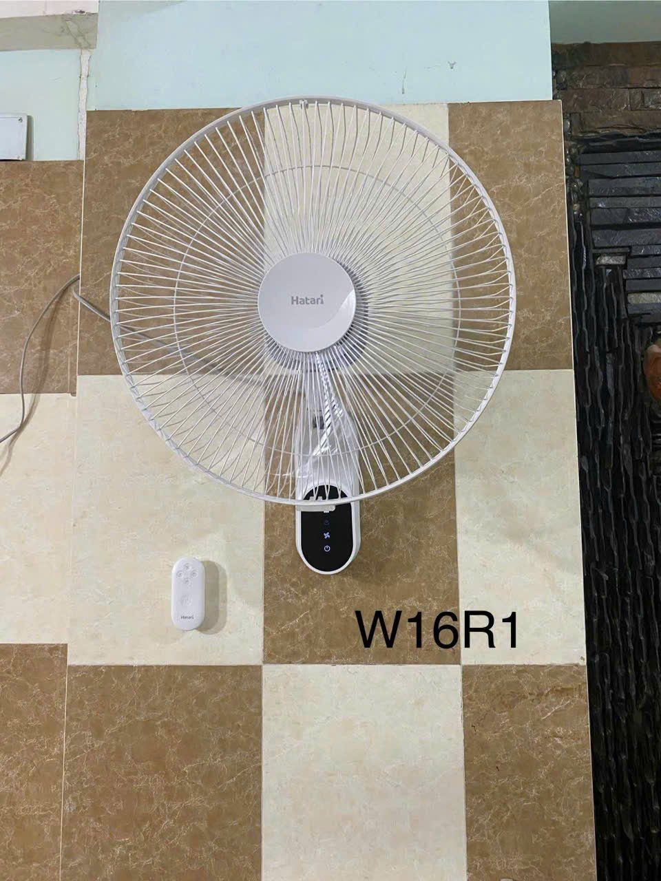 Quạt Thái Lan treo tường Hatari W16R1 / W18R1 - Remote