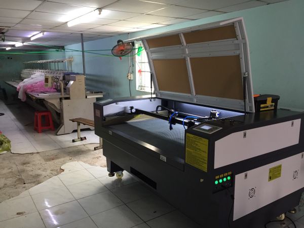 máy cắt khẩu trang vải bằng laser 2 đầu - EGANY Demo Dev Haravan