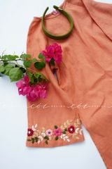 Set áo dài thêu tay Song Hoa Linen kèm quần suông Cói Design
