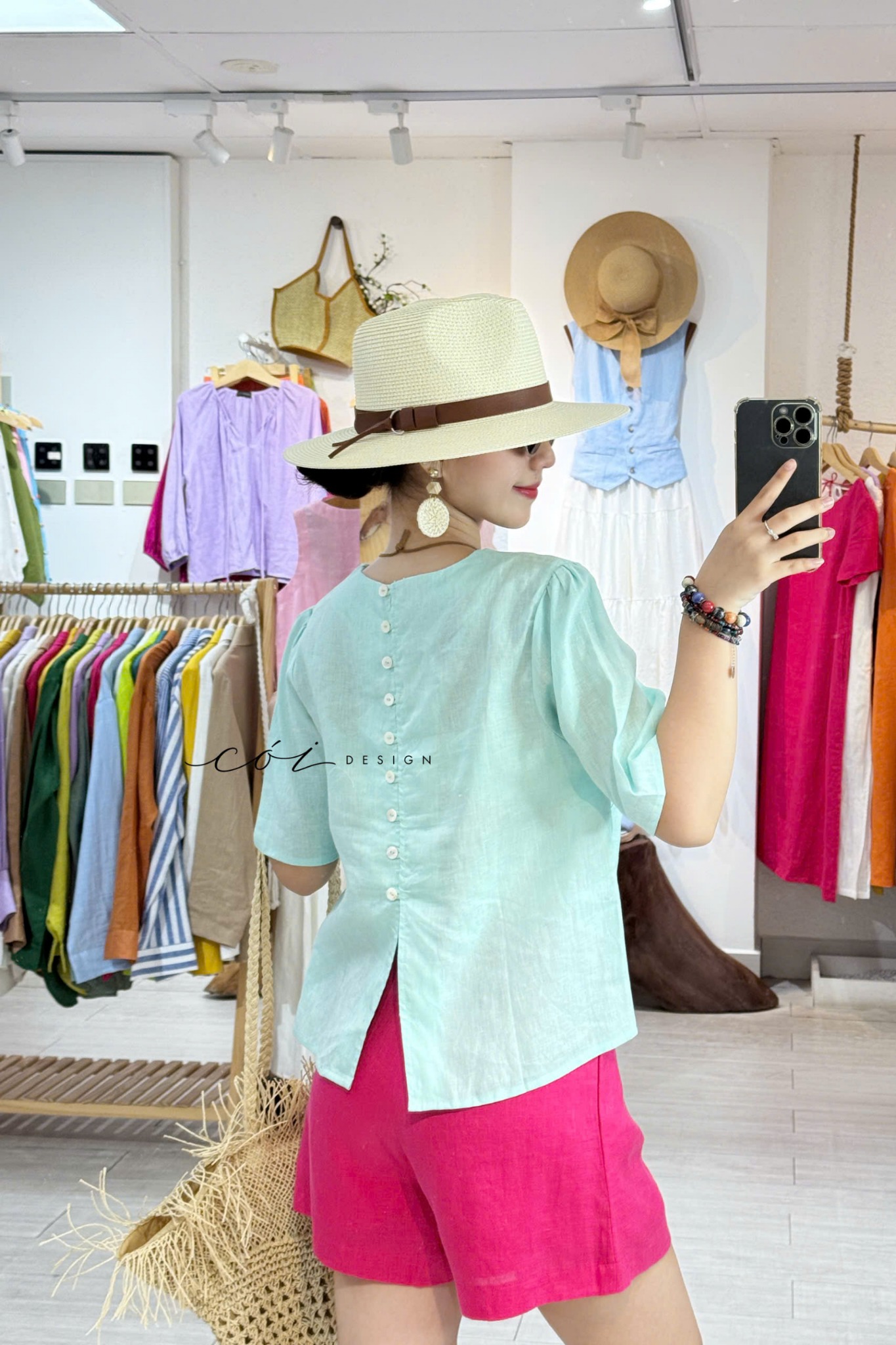 Áo cổ tròn nút lưng thêu hoa linen tưng premium Cói Design