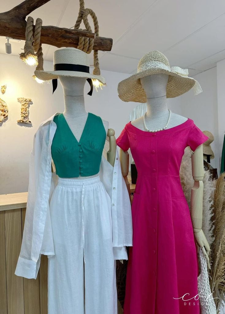 Áo cổ V nút bọc croptop Linen tưng premium Cói Design
