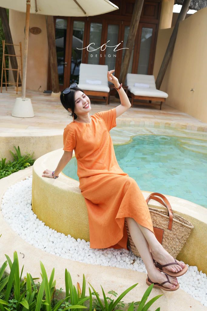 Đầm suông linen cổ tròn đan dây lưng Cói Design