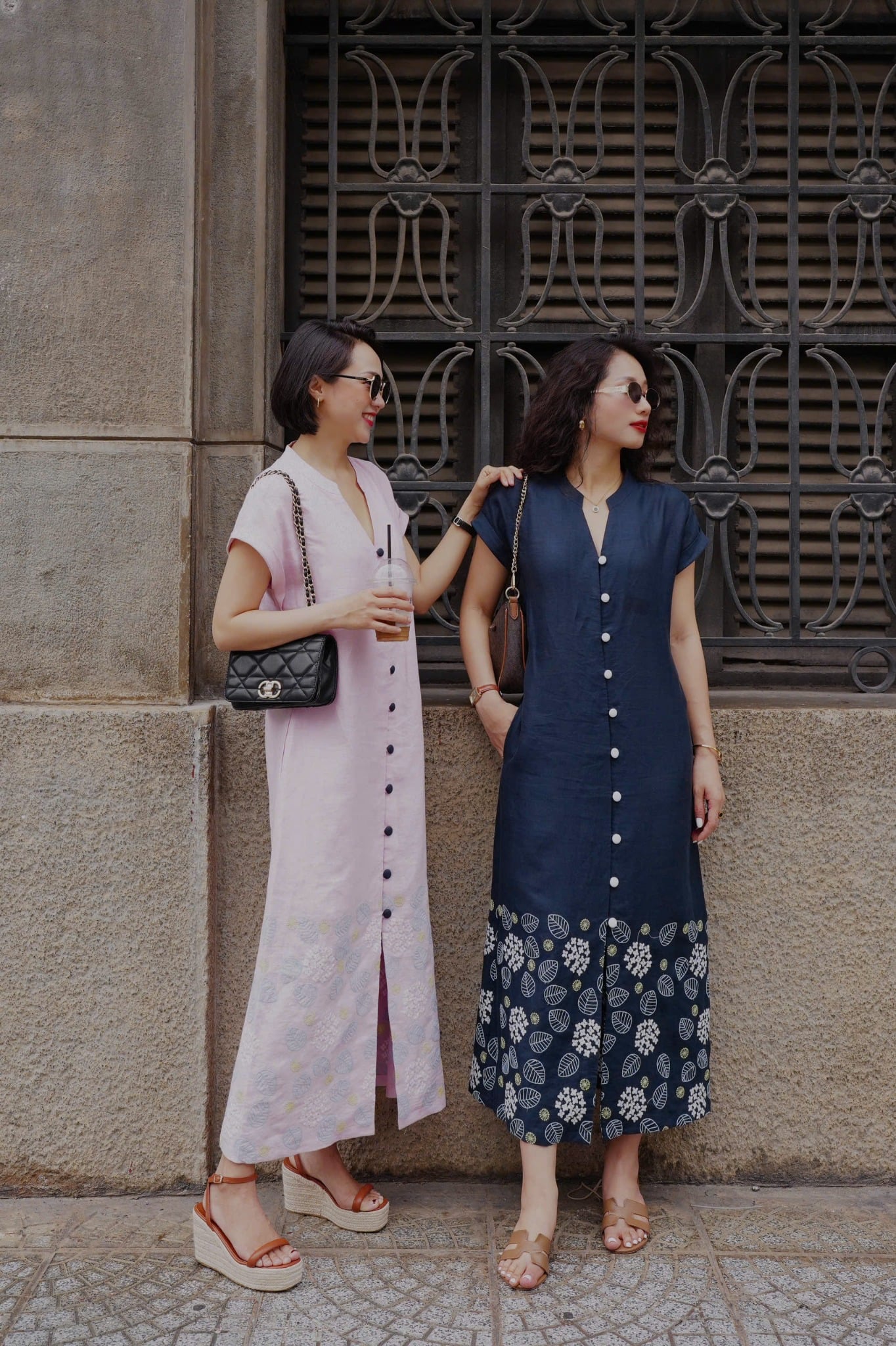 Đầm cổ trụ thêu hoa linen tưng premium Cói Design