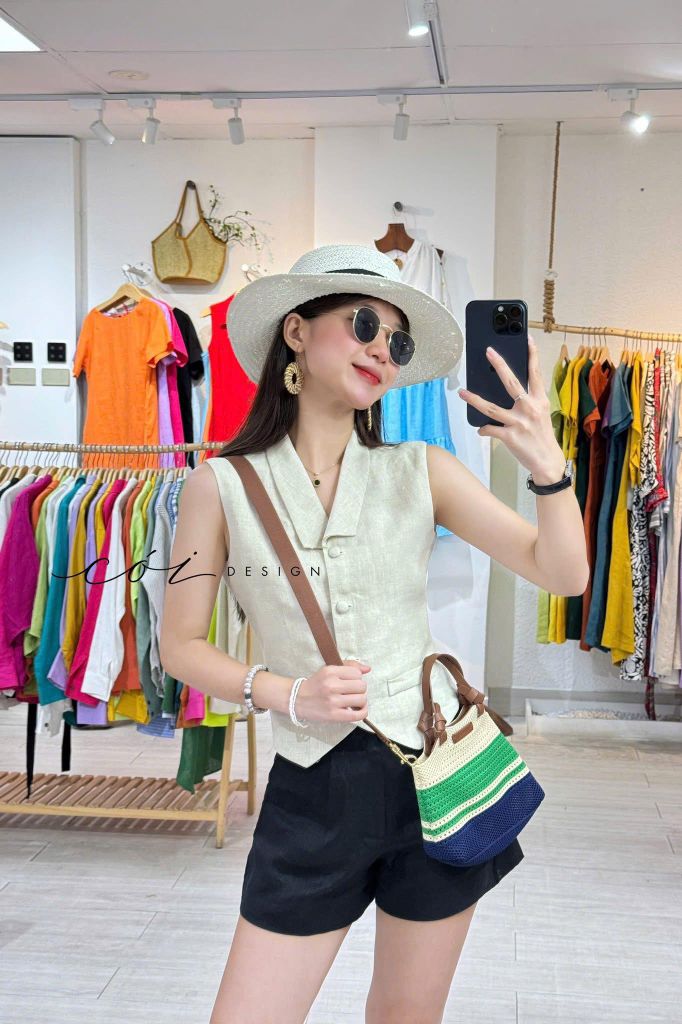 Áo gile cổ cánh én Linen tưng premium Cói Design