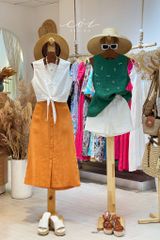 Áo linen sát nách thêu chuồn chuồn Cói Design