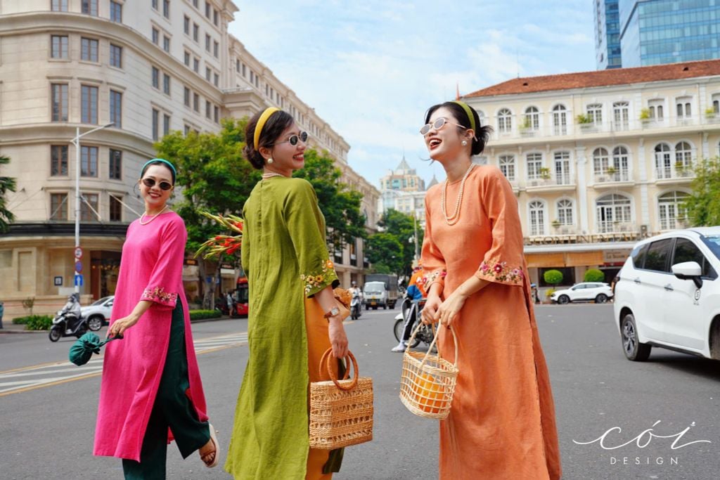 Áo dài thêu tay Song Hoa Linen tưng premium Cói Design