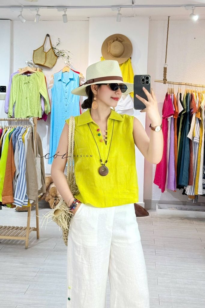 Áo sát nách cổ V nút bọc màu Linen Tưng Cói Design