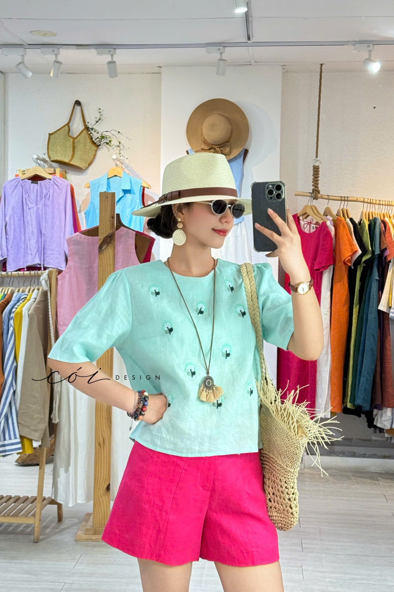 Áo cổ tròn nút lưng thêu hoa linen tưng premium Cói Design