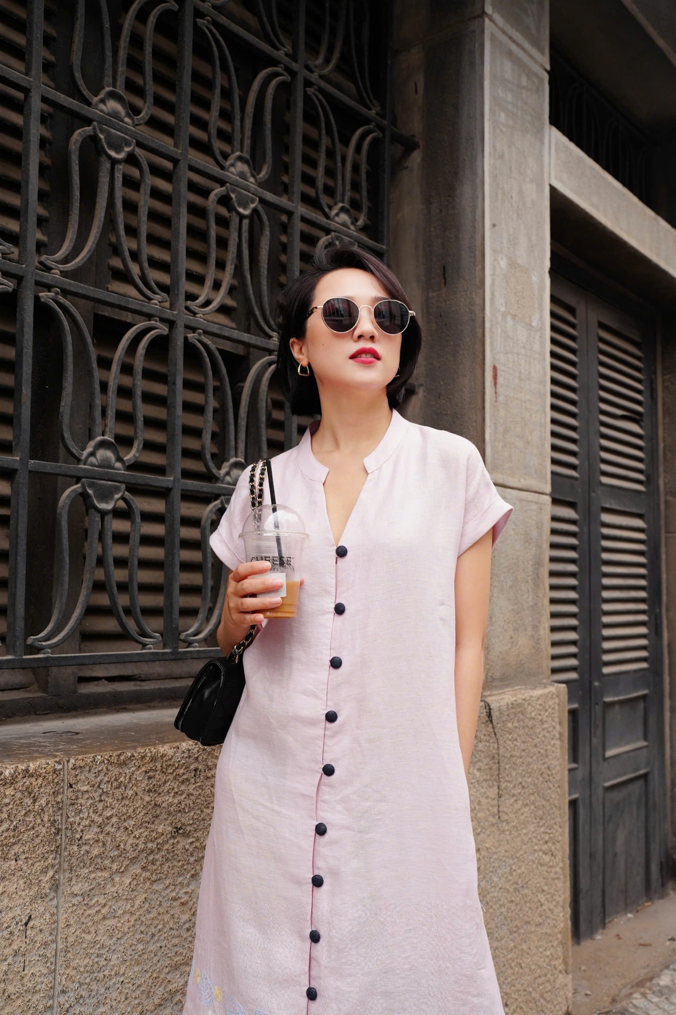 Đầm cổ trụ thêu hoa linen tưng premium Cói Design