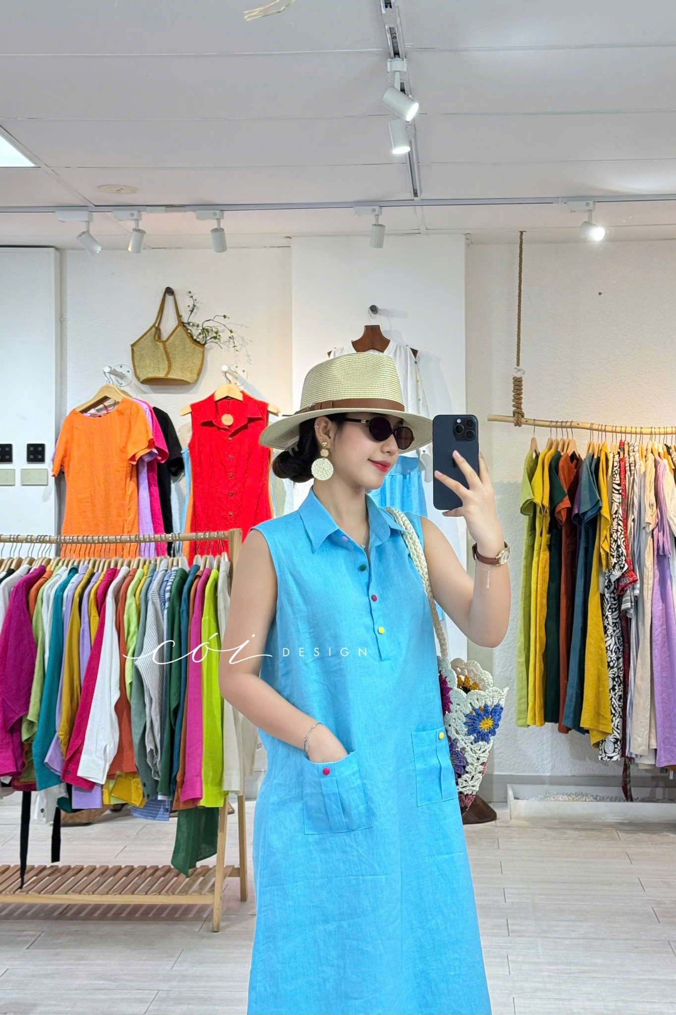 Đầm sát nách nút bọc màu 2 túi linen tưng premium Cói Design