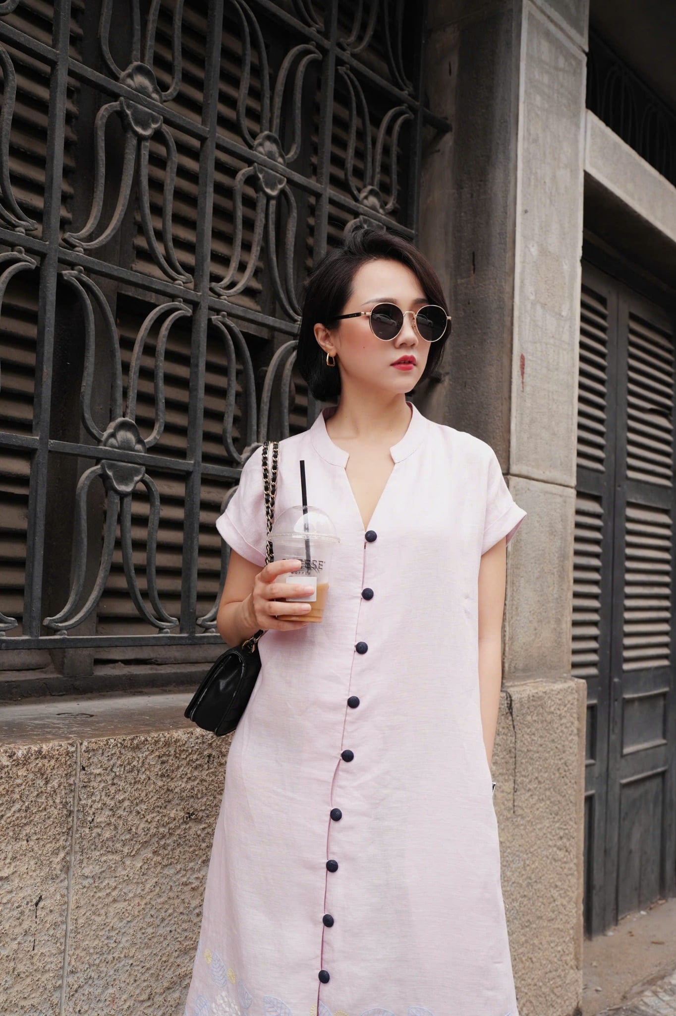 Đầm cổ trụ thêu hoa linen tưng premium Cói Design