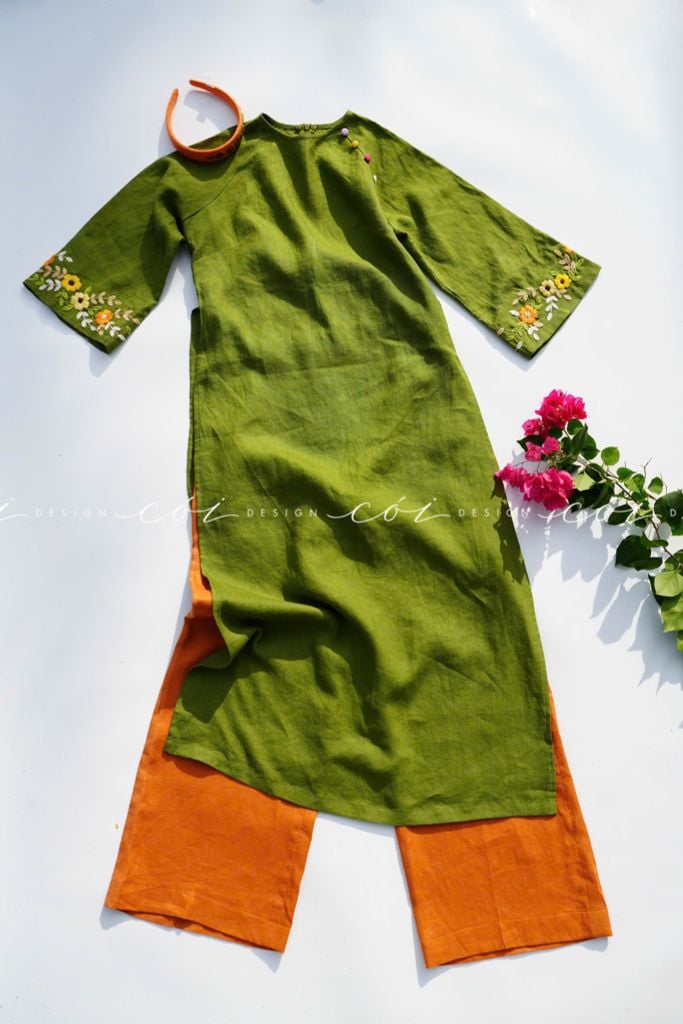 Set áo dài thêu tay Song Hoa Linen kèm quần suông Cói Design