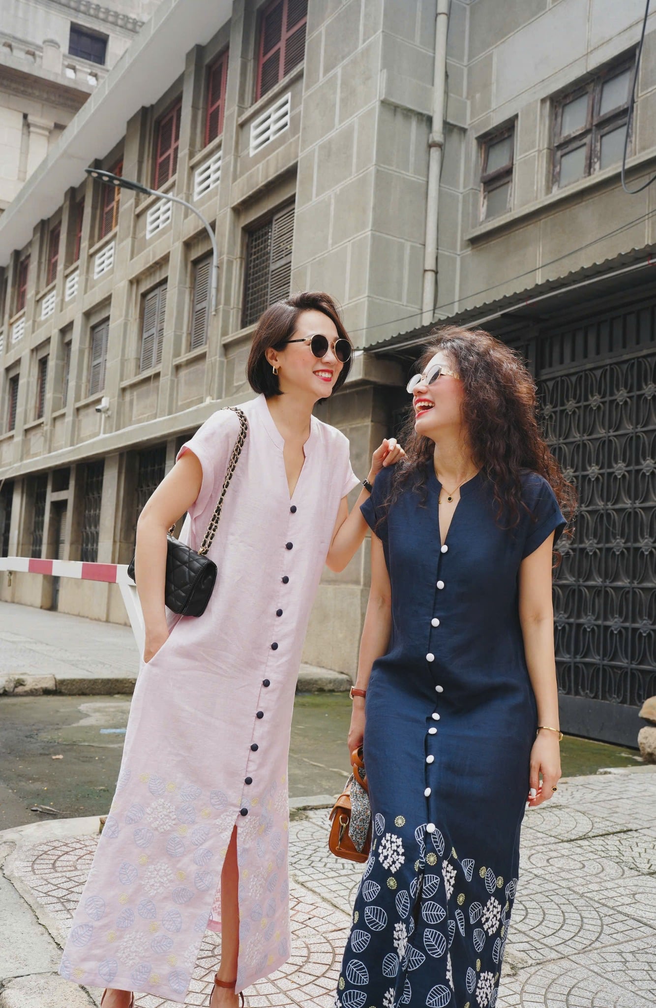 Đầm cổ trụ thêu hoa linen tưng premium Cói Design