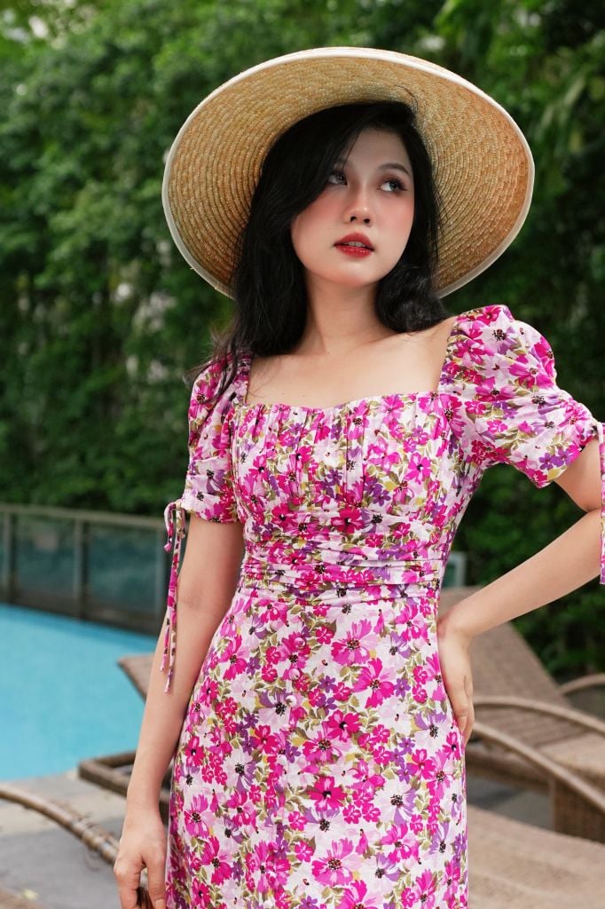Đầm nhún ngực xẻ tà linen hàn Cói Design