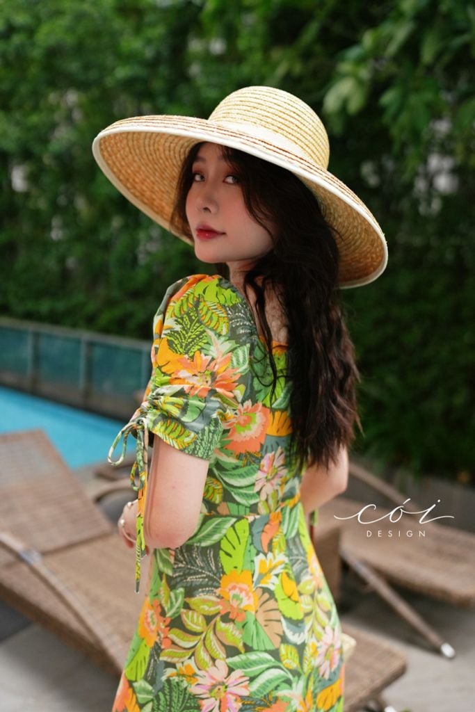 Đầm nhún ngực xẻ tà linen hàn Cói Design