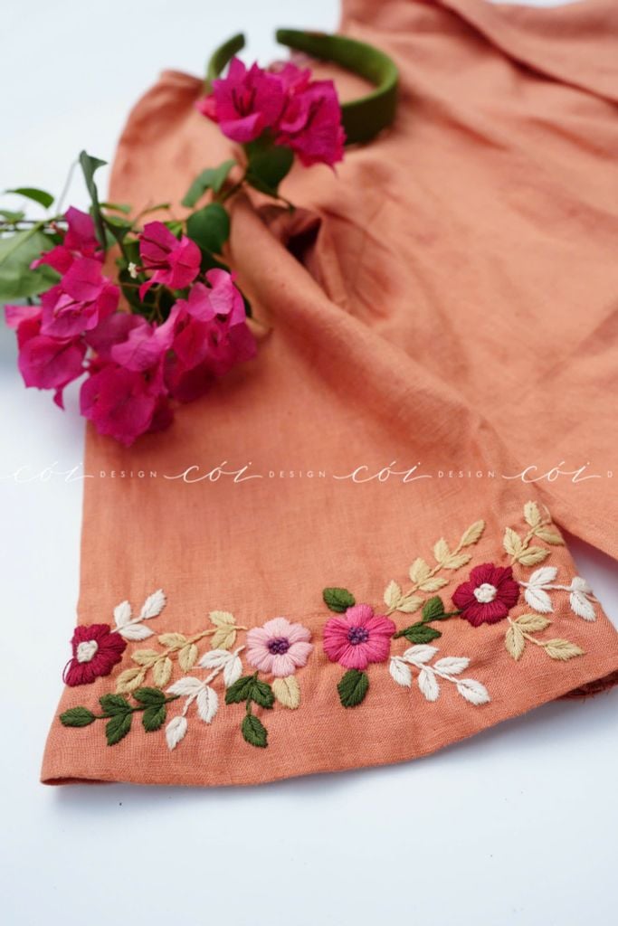 Set áo dài thêu tay Song Hoa Linen kèm quần suông Cói Design