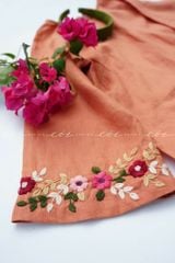 Set áo dài thêu tay Song Hoa Linen kèm quần suông Cói Design