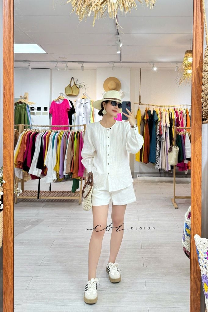 Áo cổ tròn tay dài xếp ly linen tưng premium Cói Design
