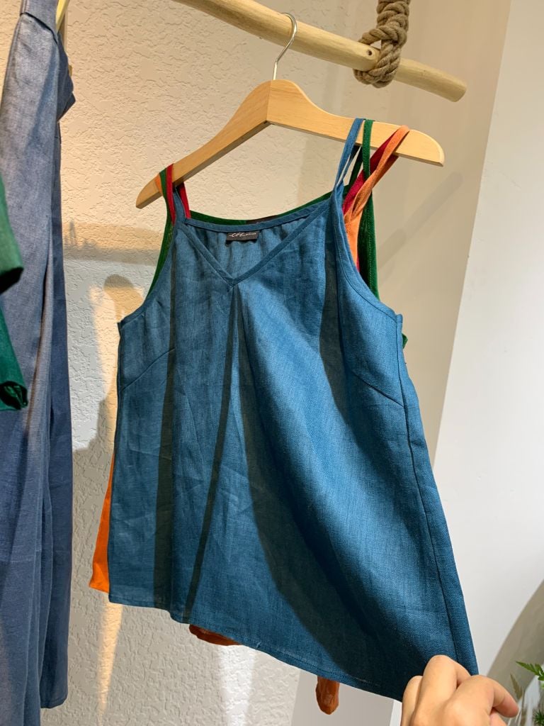 Áo 2 dây cổ tim linen tưng Cói Design