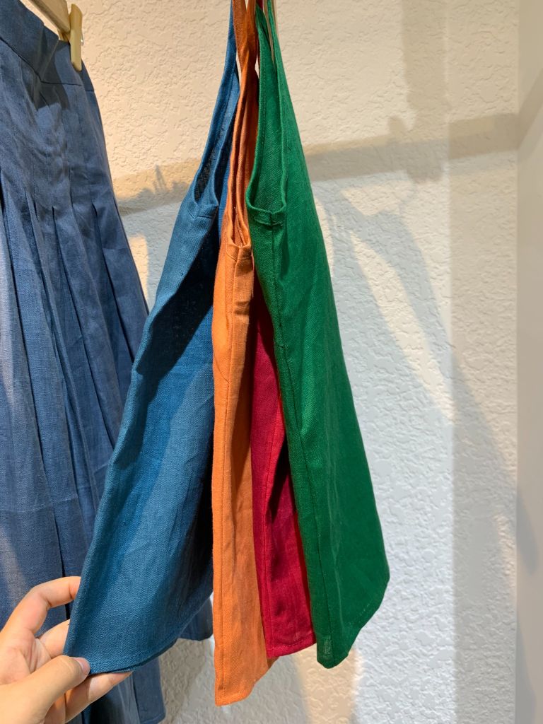 Áo 2 dây cổ tim linen tưng Cói Design