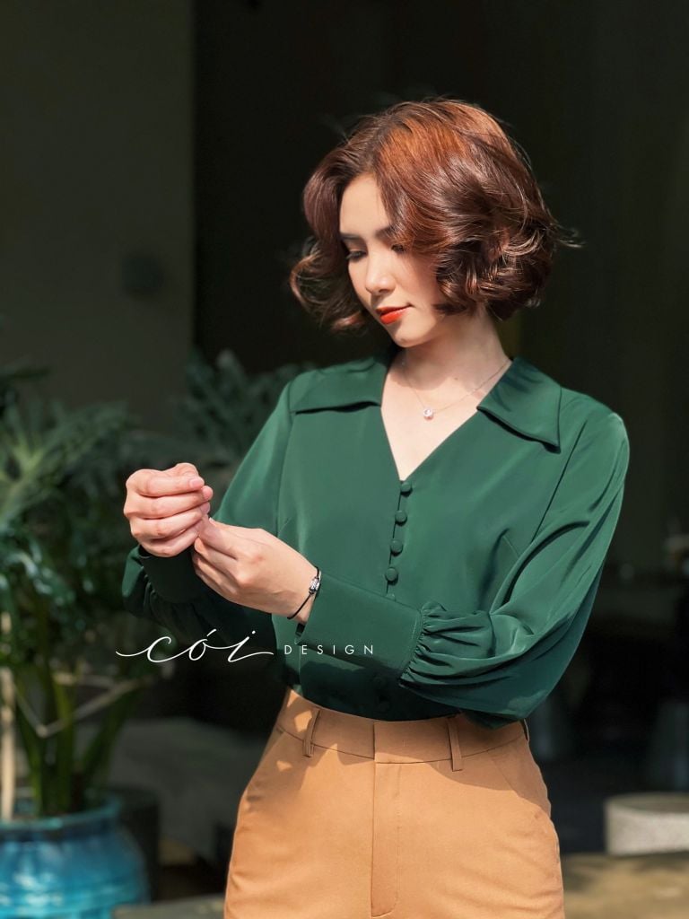 Áo lụa cổ tim tay phồng nút bọc Cói Design